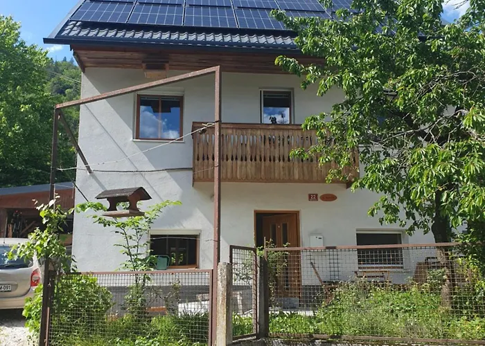 Alpine Village With A Private Terrace, Garden, And Parking - At A Walking Distance From Bled アパート ゴレンスカ地方