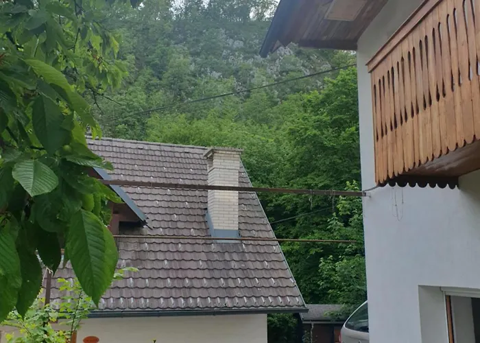 アパート Alpine Village With A Private Terrace, Garden, And Parking - At A Walking Distance From Bled ゴレンスカ地方