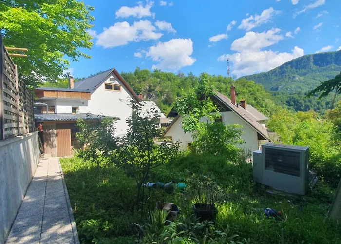 아파트 Alpine Village With A Private Terrace, Garden, And Parking - At A Walking Distance From Bled
