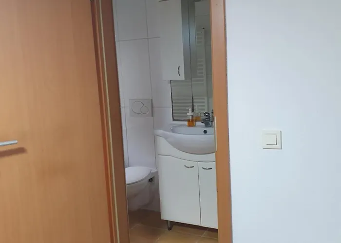 아파트 Alpine Village With A Private Terrace, Garden, And Parking - At A Walking Distance From Bled